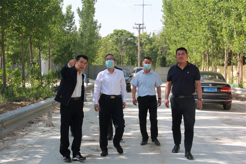 集团领导到部分谈球吧网页版现场办公