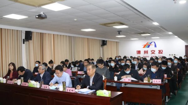 市委宣讲团到tqb谈球吧宣讲党的十九届六中全会精神