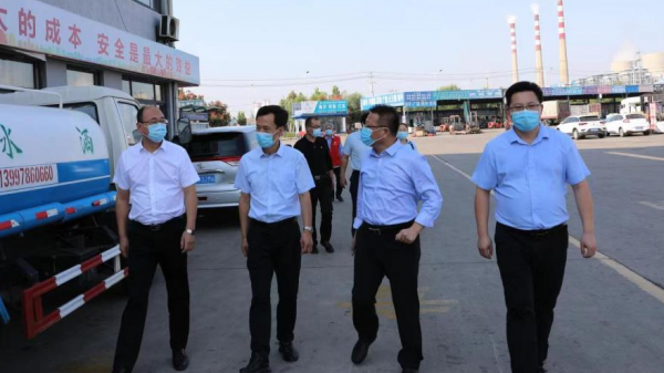 市国资委党委委员、副主任刘俊哲带队到tqb谈球吧督导调研疫情防控、安全生产