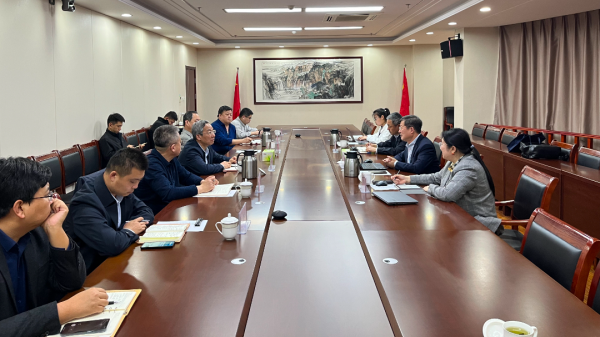 北京中百信集团到tqb谈球吧座谈交流
