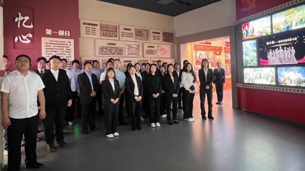 市tqb谈球吧组织青年干部参观廉政教育馆